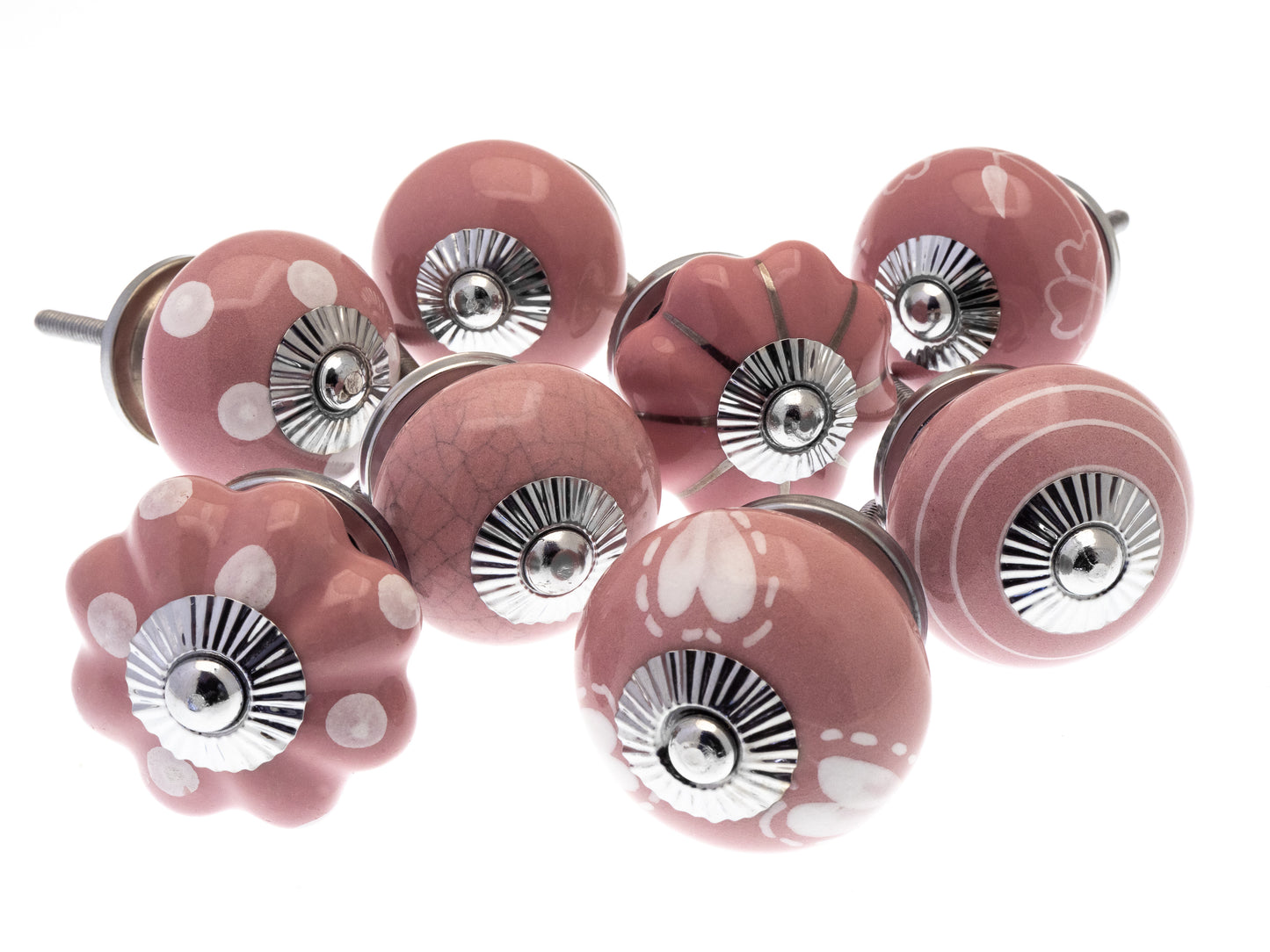 Boutons en céramique roses et blancs en cœurs peints, taches, rayures et feuilles