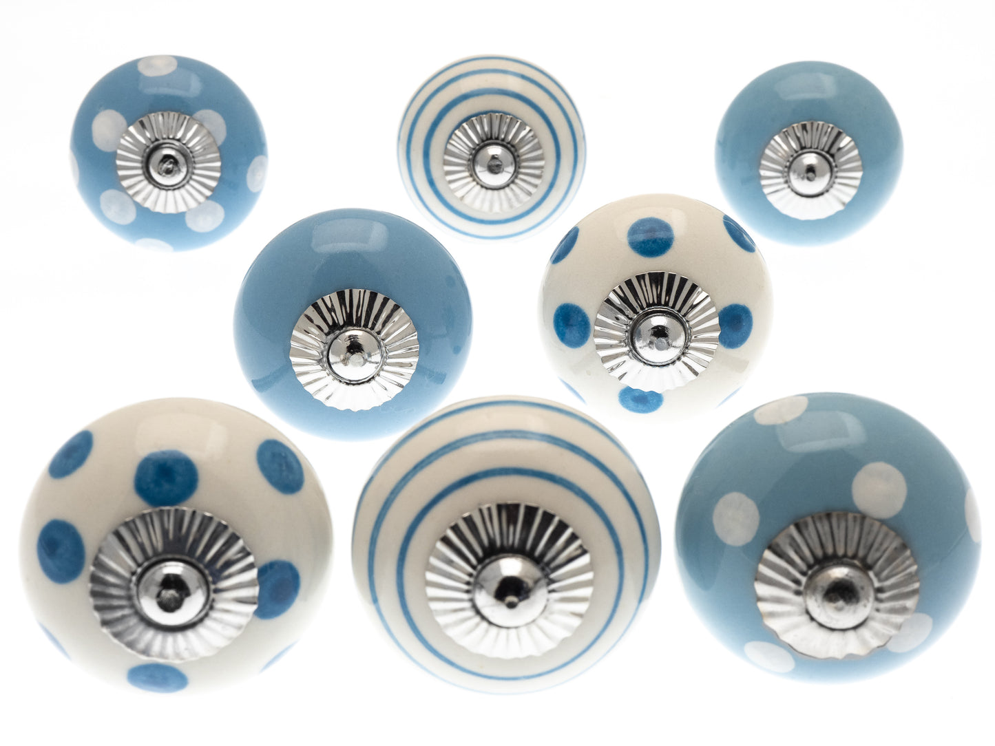 Boutons de porte en céramique bleu pâle - Points peints à la main (Ensemble de 8)