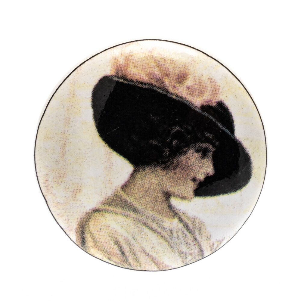Ceramic Knob White with Painted Ascot Lady