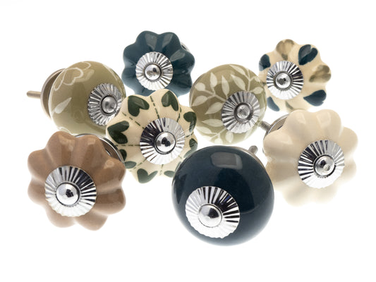 Boutons de porte en vert sauge, marron chiné et chantournage en laiton - Paquet de 8 boutons de placard